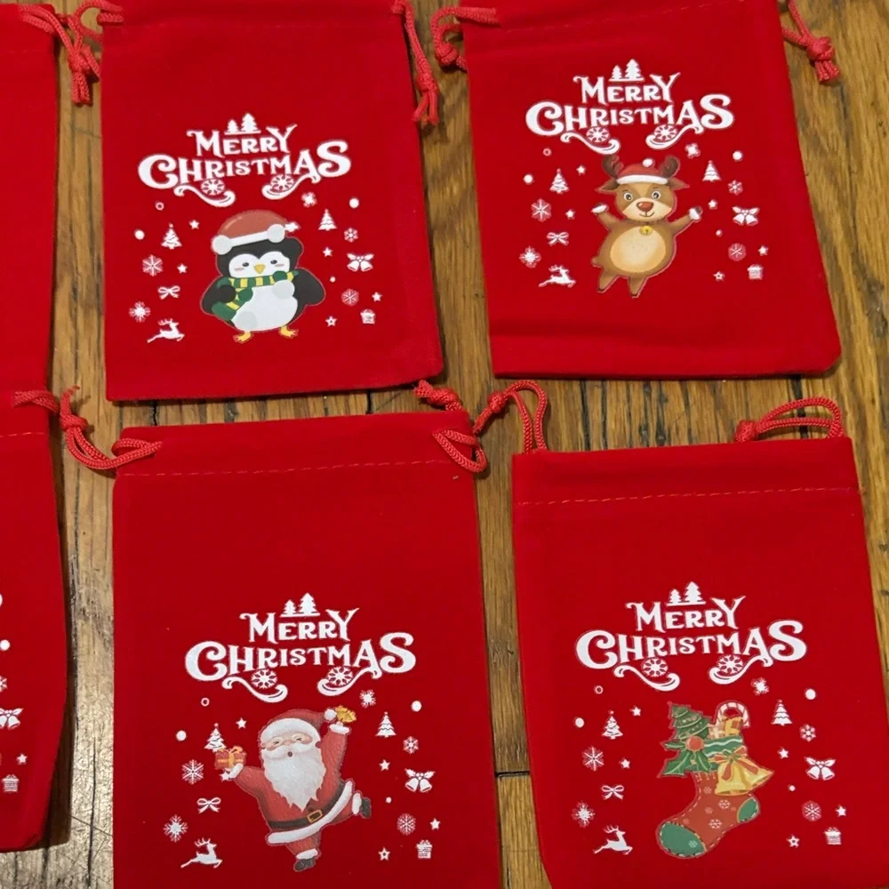 🧧🎄🎁NWOT 11 Unique Designs Red Velvet Christmas Gift Bags with Silver Pouches